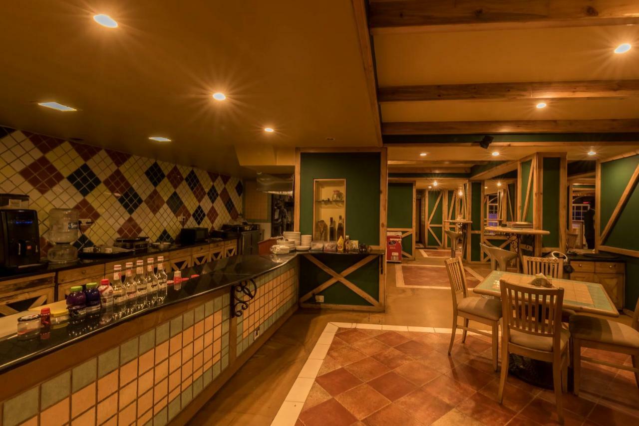Hotel Nahar Nilgiris Ooty Esterno foto
