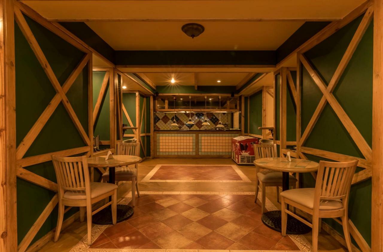 Hotel Nahar Nilgiris Ooty Esterno foto