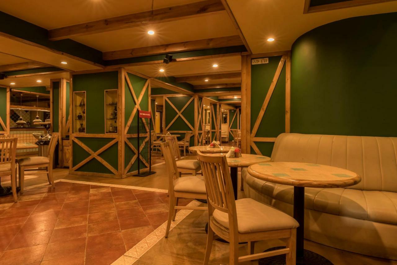 Hotel Nahar Nilgiris Ooty Esterno foto